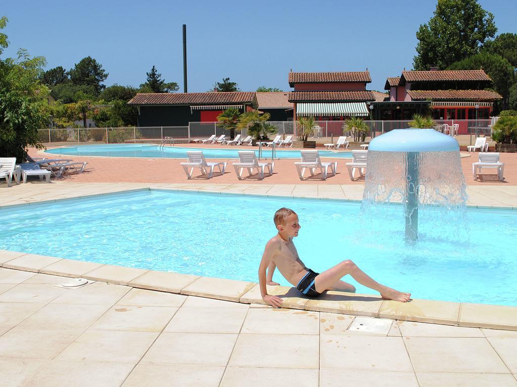 Residence Nemea Les Rives De Saint Brice Ares Eksteriør billede