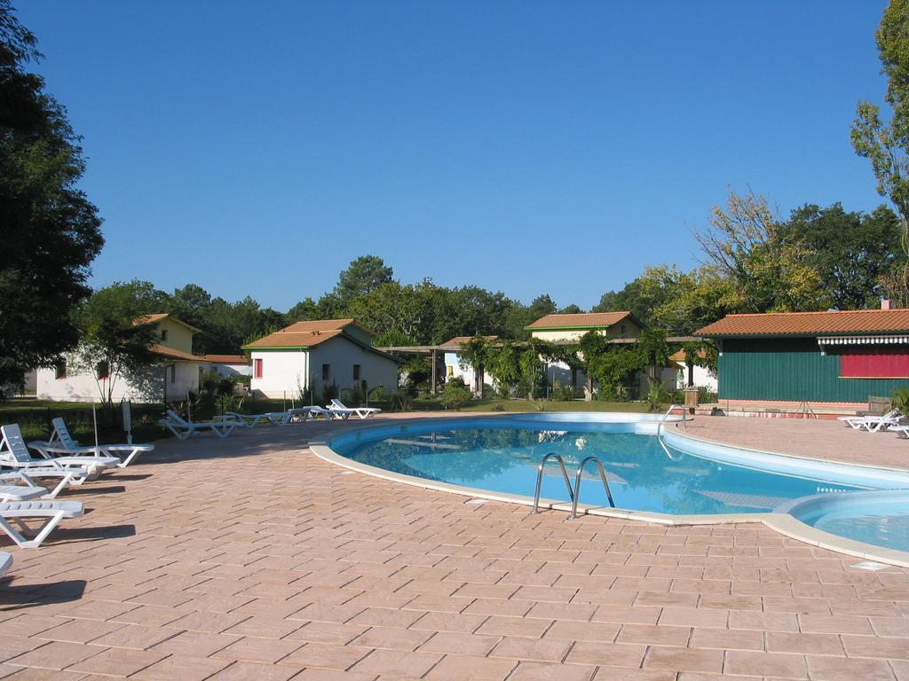 Residence Nemea Les Rives De Saint Brice Ares Eksteriør billede